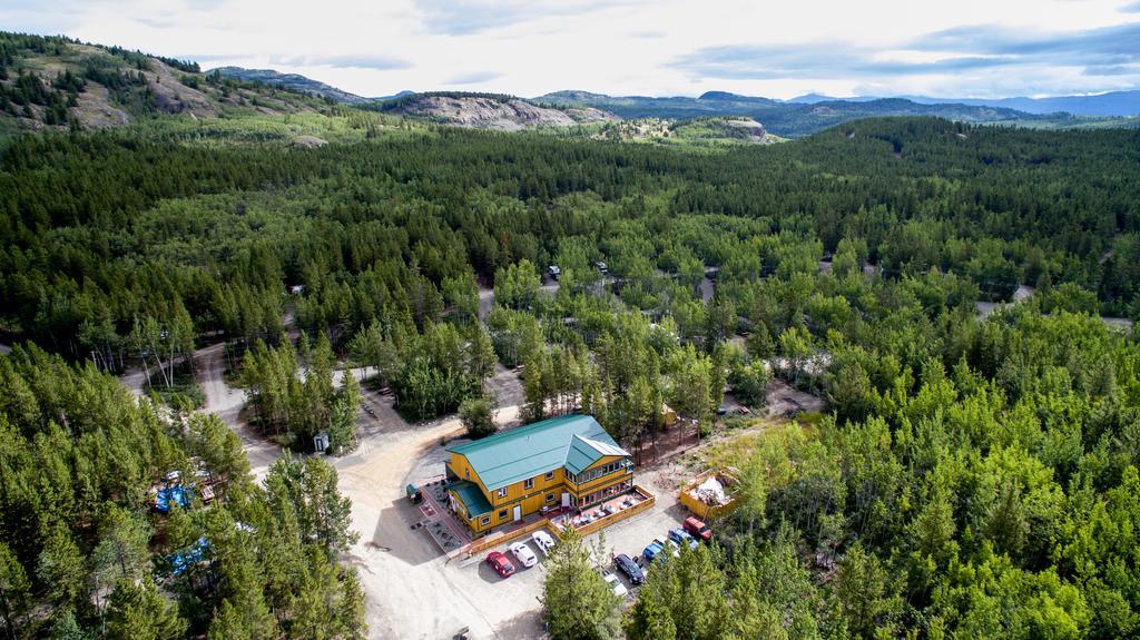 Hot Springs Campground & Hostel Upper Laberge Kültér fotó