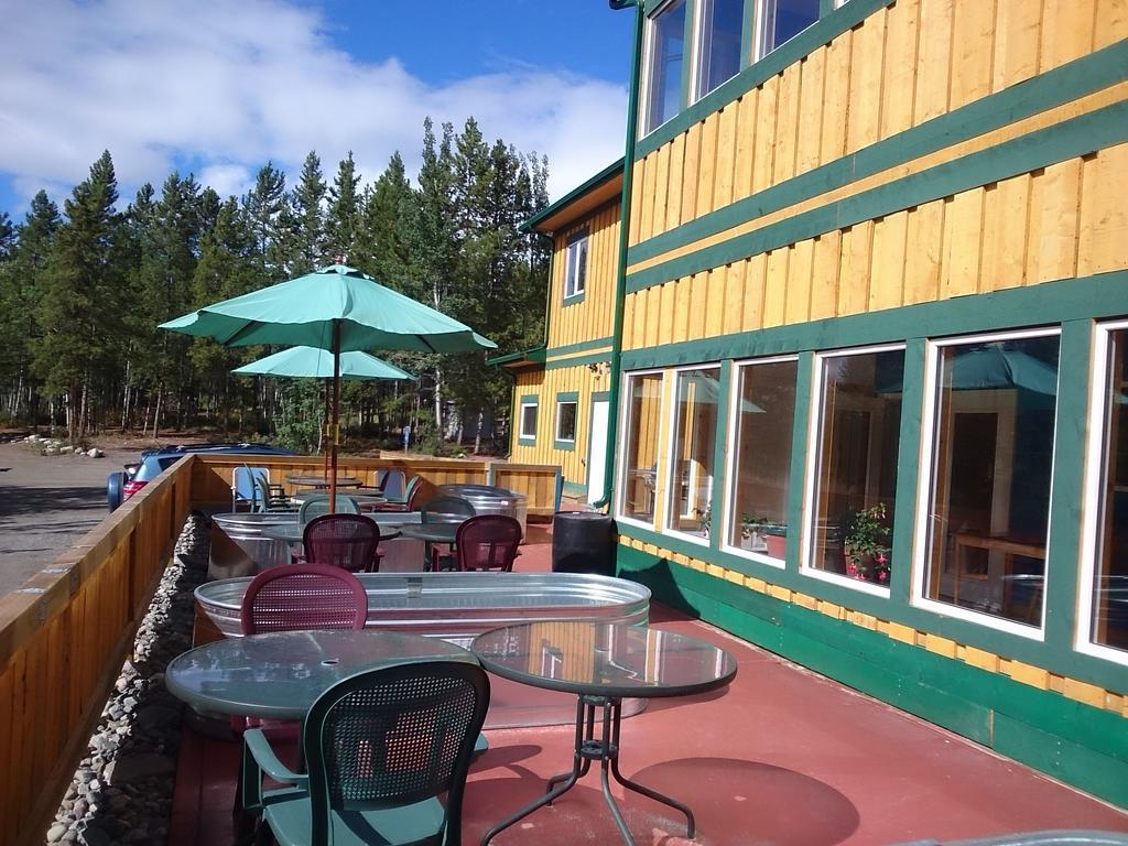 Hot Springs Campground & Hostel Upper Laberge Kültér fotó