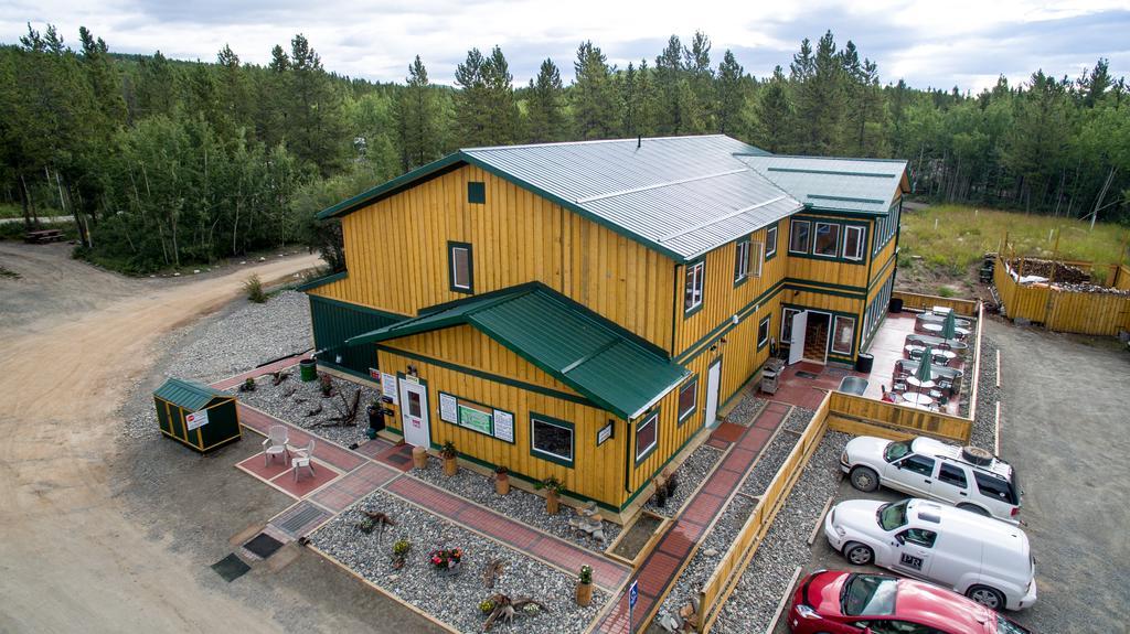 Hot Springs Campground & Hostel Upper Laberge Kültér fotó
